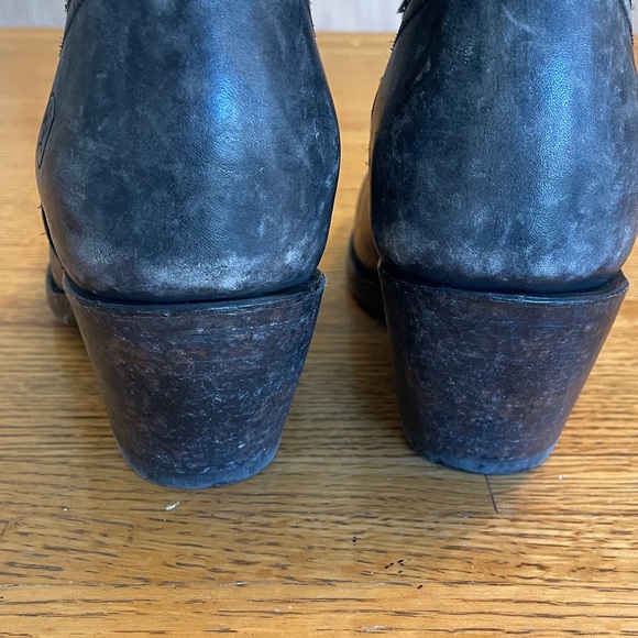 Ariat Hazel Sz 7.5 Women's Distressed Black Ankle Booties - Picture 5 of 16